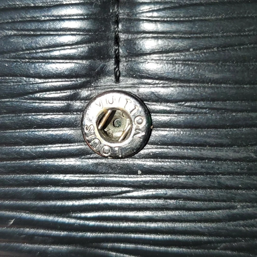 Louis Vuitton Epi Leather Sarah Long Wallet